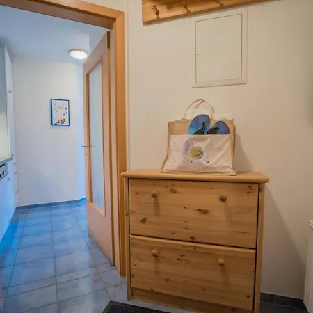 Inselblume 14 - Blaue Mit Balkon Am Suedstrand Burgtiefe auf Fehmarn